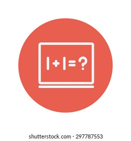 NUs auf der Tafel dünne Linie Symbol für Web-und mobile minimalistische flache Design. Vektorweißes Symbol im roten Kreis.