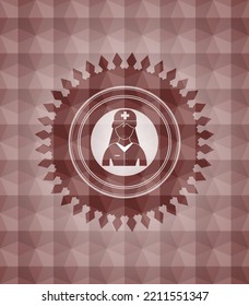 icono de enfermera dentro del emblema de patrón geométrico rojo. Sin inconveniente. 