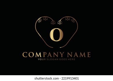 O Logo inicial del vector de belleza, logotipo de escritura a mano de firma inicial, boda, moda, joyas, boutique, floral y botánica con plantilla creativa para cualquier empresa o negocio.