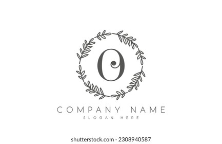 O logo with circle flower design vector