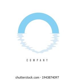 Un logotipo sobre fondo blanco. Logo de la empresa Letter O. Creativo símbolo abstracto de reflexión sobre el agua. Diseño de ilustración vectorial.