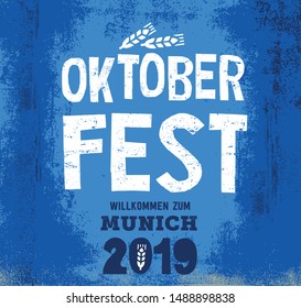 Encabezado escrito a mano Oktoberfest para tarjetas de felicitación, afiches y montaña de cerveza. El festival de la cerveza se celebró en octubre en Alemania. Festividades populares en Baviera. Willkommen zum significa bienvenida.