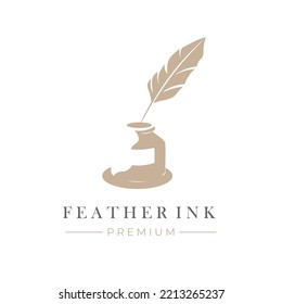 Logo de la ilustración del vector de tinta antigua con pluma de plumas elegante