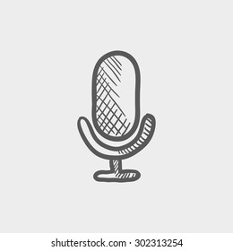 Altes Mikrofon Sketch Symbol für Web und Mobile. Hand gezeichnete, dunkelgraue Vektorsymbol auf hellgrauem Hintergrund.