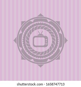 viejo televisor, icono de televisión dentro del emblema rosa retro