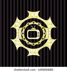 viejo televisor, icono de televisión dentro de una insignia o emblema dorado