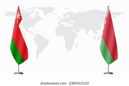 Banderas de Omán y Bielorrusia para una reunión oficial contra el fondo del mapa mundial.