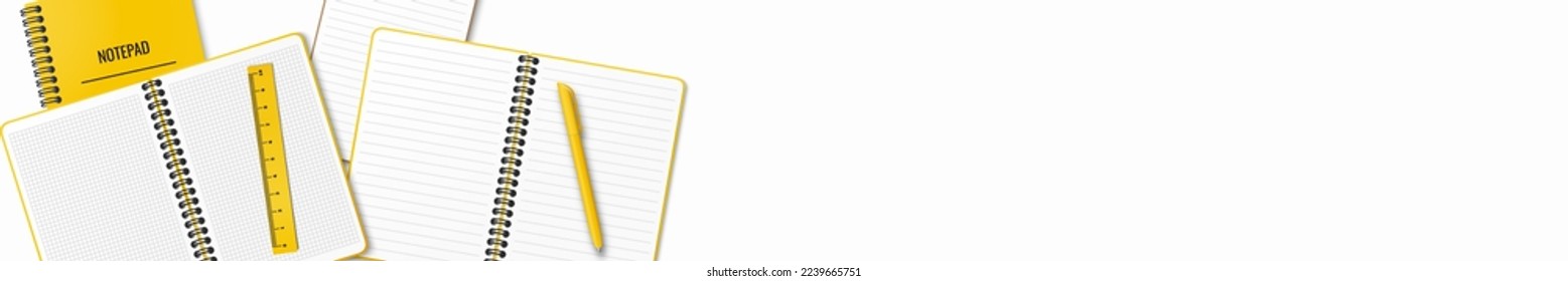 En la mesa hay cuadernos abiertos y cerrados o un cuaderno, un bolígrafo y una regla dispuestos al azar. Ilustración en un fondo blanco. Coloca tu texto. Piso plano. Copiar espacio. De vuelta al concepto escolar.