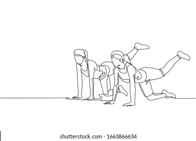 One continuous line draw of two young sporty women working out pose pilates push up together in fitness gym center. Healthy fitness sport concept. Dynamic single line draw design vector illustration