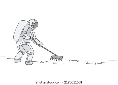 One continuous line drawing of spaceman leveling and flattening land using metal rake in moon surface. Deep space farming astronaut concept. Dynamic single line draw design vector illustration graphic
