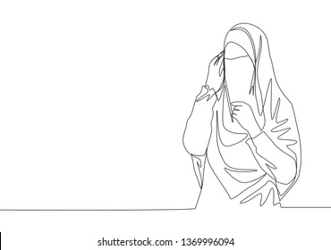 One continuous line drawing of young happy cute saudi arabian muslimah wearing burqa with veil hijab. Traditional Islamic beauty woman niqab dress concept single line draw design vector illustration