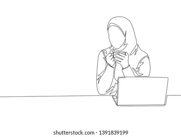 One continuous line drawing of young muslimah office worker take a break while drink a cup of coffee. Saudi Arabian female with hijab and veil concept. One line draw design illustration