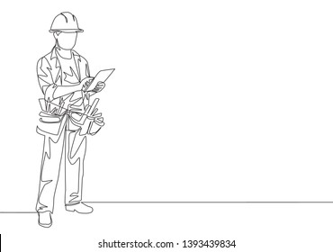 One continuous line drawing of young building foreman controlling workman work at construction site. Handyman house renovation service concept. Single line draw design illustration