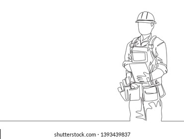 One continuous line drawing of young workman wear building construction uniform with helmet and tools belt. Handyman house renovation service concept. Single line draw design illustration