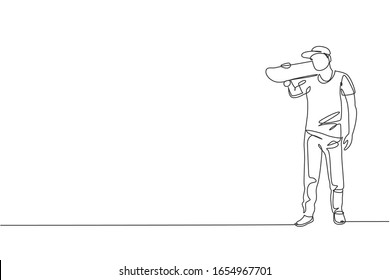 One continuous line drawing of young cool skateboarder man holding skateboard at shoulder and pose so stylish. Extreme teenager sport concept. Dynamic single line draw design vector illustration