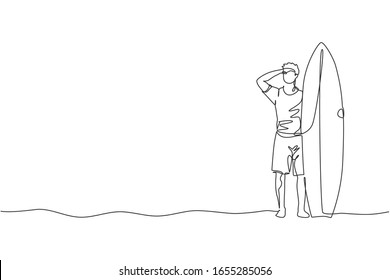 One continuous line drawing young happy tourist surfer holding surfboard at sandy beach. Healthy extreme watersport concept. Summer holiday. Dynamic single line draw graphic design vector illustration