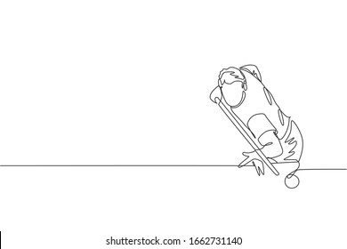 One continuous line drawing of young handsome man focus aiming before hit the pool billiard balls with stick. Tournament indoor sport game concept. Dynamic single line draw design vector illustration