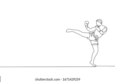One continuous line drawing of young sporty man kickboxer athlete training powerful kick at gym center. Combative kickboxing sport concept. Dynamic single line draw design vector graphic illustration