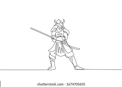 Un dibujo de línea continua de jóvenes de valentía samurai shogun usando máscara listos para atacar en la sesión de entrenamiento. Concepto deportivo combativo de arte marcial. Ilustración vectorial de diseño de línea única dinámica