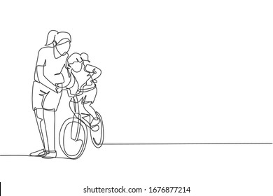 One continuous line drawing of young mother help her daughter learning to ride a bicycle at countryside together. Parenthood lesson concept. Dynamic single line draw design vector graphic illustration