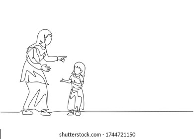 One continuous line drawing of young Arabian mom talk and reprimand her daughter's attitude. Happy Islamic muslim loving parenting family concept. Dynamic single line draw design vector illustration