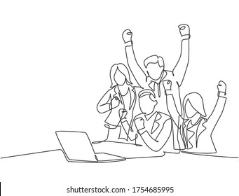 One continuous line drawing of young happy male start up CEO and his subordinates celebrating their success achieve the business target. Team work goal concept single line draw design illustration