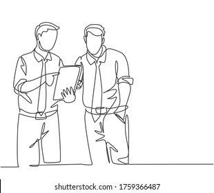 One continuous line drawing of young employee talking to his colleague discussing new company project during meeting. Office talk concept. Trendy single line draw design vector graphic illustration