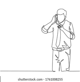 One continuous line drawing of young male business owner get a phone call from his supplier to tell supply delivery schedule. Business call concept. Single line draw design graphic vector illustration