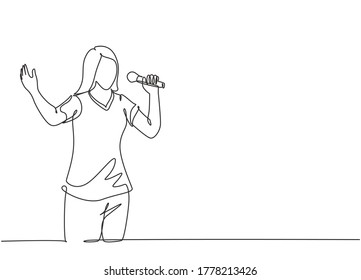 Una línea contínua de una joven cantante feliz sosteniendo un micrófono y cantando en un festival de música. Concepto de rendimiento de artista musical diseño de dibujo de línea única ilustración vectorial