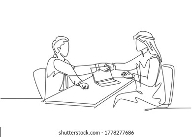 One continuous line drawing of young muslim business man handshake after deal a project. Saudi Arabian businessmen with kandura, scarf, keffiyeh clothing. Single line draw design vector illustration