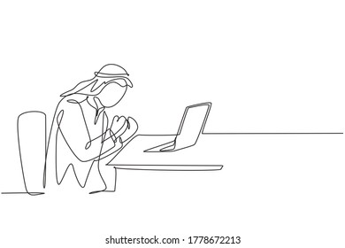 Un contínuo dibujo de un joven y feliz hombre de negocios musulmán celebra el éxito. Empresarios de Arabia Saudita con ropa de shemag, kandura, pañuelo, keffiyeh. Ilustración vectorial de diseño de líneas simples
