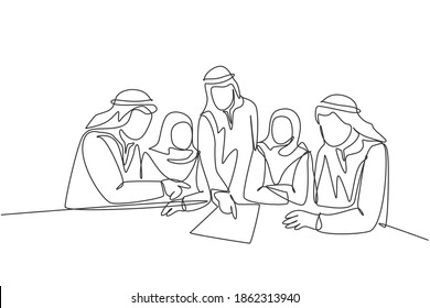 One continuous line drawing of young muslim businesspeople discussing deal project together while team meeting. Islamic clothing shemag, scarf, hijab. Single line draw design vector illustration
