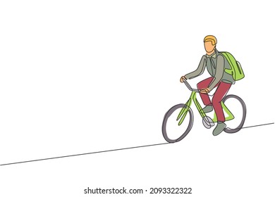 Un dibujo en línea continuo de un joven gerente profesional montando en bicicleta a su oficina. Concepto de estilo de vida urbano saludable. Ilustración gráfica de diseño de trazos de línea única dinámica