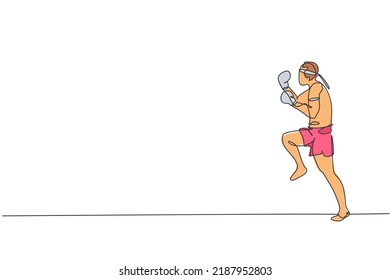 One continuous line drawing of young sporty muay thai boxer man preparing to fight, stance kick at box arena. Fighting sport game concept. Dynamic single line draw design vector graphic illustration