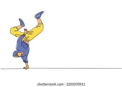 One continuous line drawing young sporty break dancer man with hoodie show hip hop dance style in the street. Urban lifestyle sport concept. Dynamic single line draw design vector graphic illustration