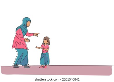 One continuous line drawing of young Arabian mom talk and reprimand her daughter's attitude. Happy Islamic muslim loving parenting family concept. Dynamic single line draw design vector illustration