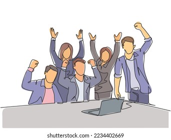 Una línea continua de jóvenes y felices hombres de negocios y mujeres de negocios celebrando su éxito alcanzan el objetivo de negocios. Concepto de objetivo de trabajo de equipo diseño de línea de dibujo simple ilustración vectorial