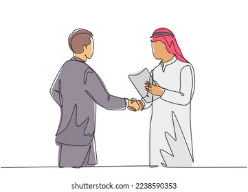 One continuous line drawing of young happy female singer holding a microphone and singing on music festival. Musician artist performance concept single line draw design graphic vector illustration