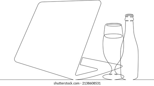 Una línea continua. Vidrio y botella de cerveza. Cerveza y ordenador. Laptop y bebida alcohólica. Dibujo continuo de líneas.Fondo blanco aislado de líneas de arte.
