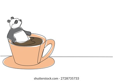 Un dibujo de línea de adorable panda presenta al animal salvaje empapado en una taza de café para un concepto de naturaleza. El arte colorido es ideal para un tema de día de café internacional y decoración de dormitorio para niños