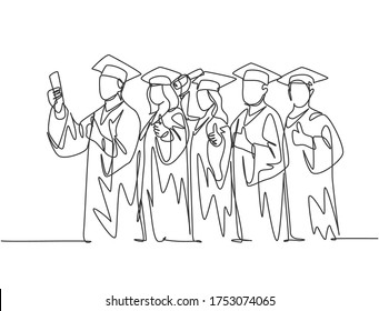 333 Graduation gown doodle Images, Stock Photos & Vectors | Shutterstock