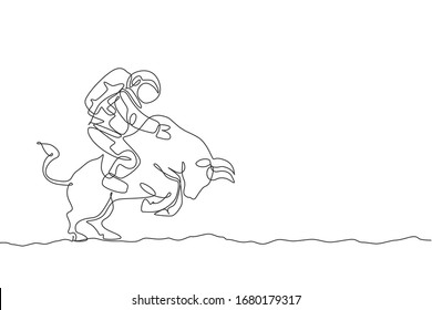 One single line drawing of astronaut riding angry bull, wild animal in moon surface vector graphic illustration. Cosmonaut safari journey concept. Modern continuous line draw design