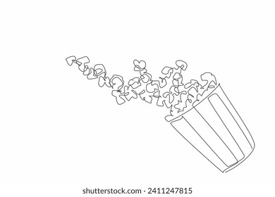 Eine einzige Linie Zeichnung von karamellfarbenem Popcorn fällt aus entpacktem Papiereimer und Streufliegen in der Luft. Nationaler Popcorntag. Essen Snack, um Fernsehen zusammen mit der Familie zu sehen. Vektorgrafik-Grafik