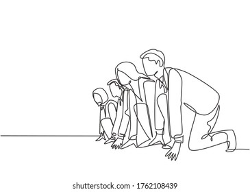 One single line drawing group of male and female worker gets ready on starting line to do sprint race together. Business running competition concept continuous line draw design vector illustration