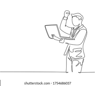One single line drawing of young happy CEO holding a laptop to read business contract agreement. Business deal successful celebration concept. Continuous line draw graphic design vector illustration