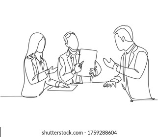 One Single Line Drawing Of Young Startup Founder Explain Profit Sharing Plan To The Investors During Meeting. Business Investment Concept Continuous Line Draw Design Vector Graphic Illustration