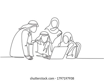 One single line drawing of young muslim business community discussing social project together. Saudi Arabia cloth shmag, headscarf, ghutra, hijab, veil. Continuous line draw design vector illustration