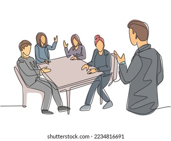 One single line drawing of young happy manager leading presentation of company annual report at the office. Business meeting concept. Trendy continuous line draw graphic design vector illustration