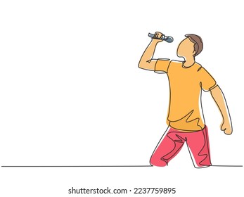Un dibujo de una sola línea de un joven y feliz cantante de rock masculino sosteniendo un micrófono y cantando en el escenario de un concierto de música. Concepto de rendimiento de artista musical diseño de dibujo de línea continua ilustración vectorial
