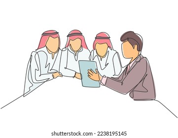 One single line drawing of young happy muslim businessman and colleagues discussing business. Saudi Arabia cloth shmag, kandora, headscarf, thobe. Continuous line draw design vector illustration